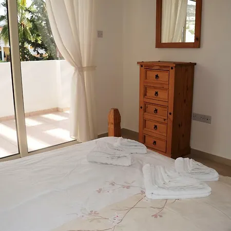 Floor, 2 Bedroom Vanessa D204, Free Wifi, Village View بييا