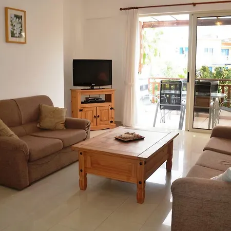Floor, 2 Bedroom Vanessa D204, Free Wifi, Village View *