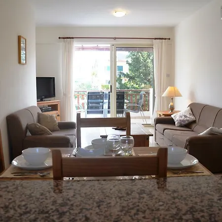 Floor, 2 Bedroom Vanessa D204, Free Wifi, Village View شقة