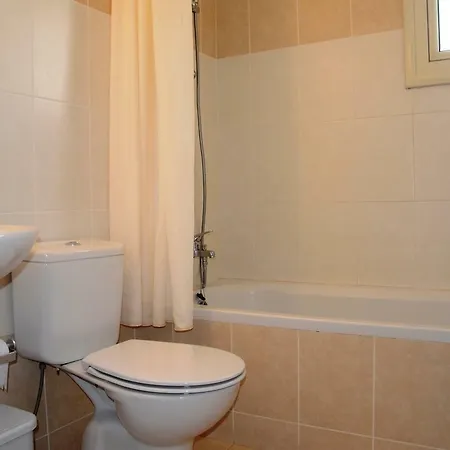 Floor, 2 Bedroom Vanessa D204, Free Wifi, Village View Apartment *