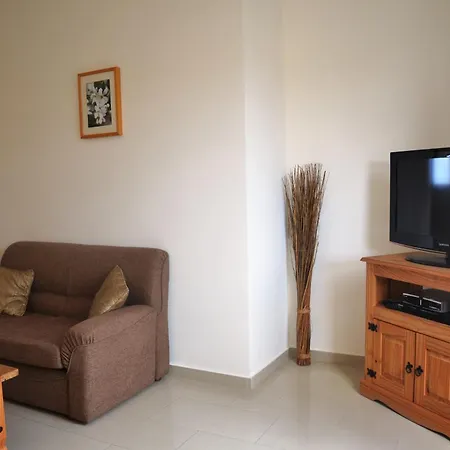 Apartment Floor, 2 Bedroom Vanessa D204, Free Wifi, Village View