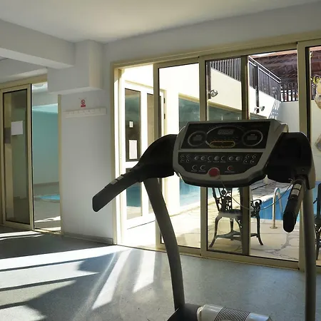 Floor, 2 Bedroom Vanessa D204, Free Wifi, Village View Apartment *