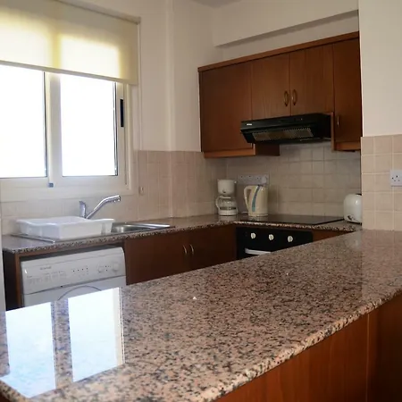 Apartment Floor, 2 Bedroom Vanessa D204, Free Wifi, Village View Peyia